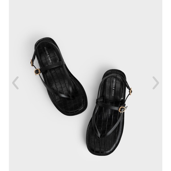 Charles & Keith - Strappy Flatform Thong Sandals size 8 - Picture 2 of 8